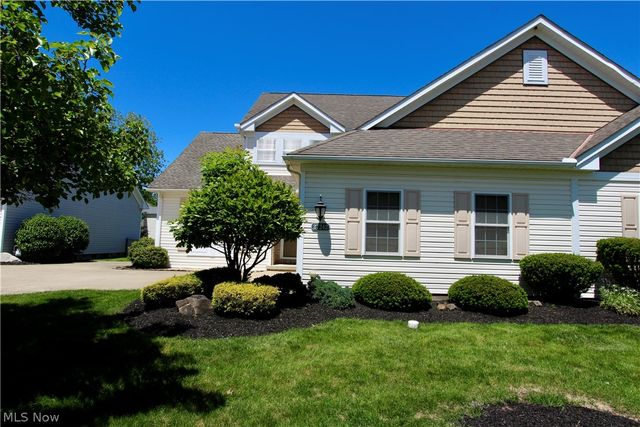 27242 Emerald Oval S, Olmsted Twp, OH 44138