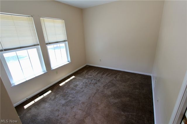27242 Emerald Oval S, Olmsted Twp, OH 44138