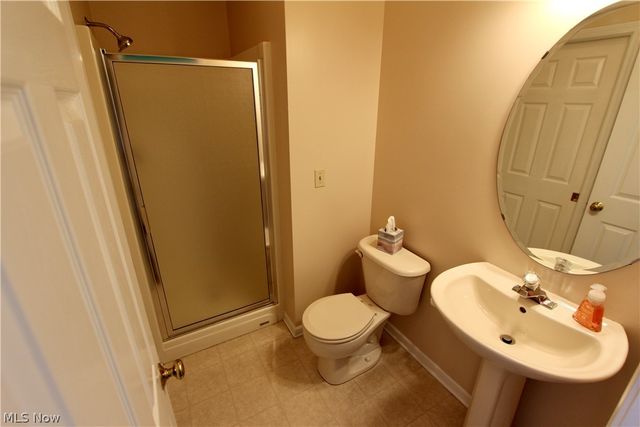27242 Emerald Oval S, Olmsted Twp, OH 44138