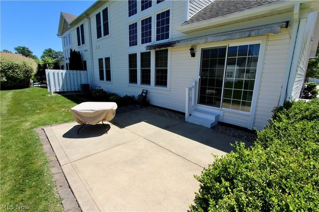 27242 Emerald Oval S, Olmsted Twp, OH 44138