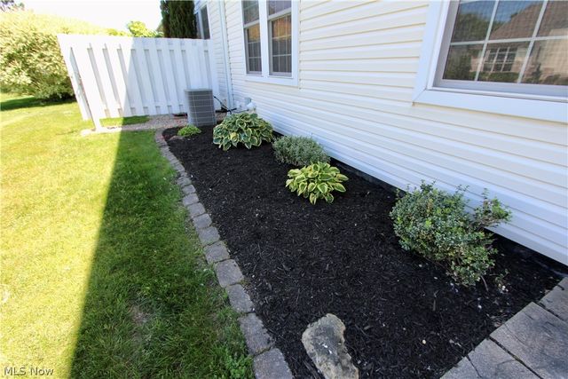 27242 Emerald Oval S, Olmsted Twp, OH 44138