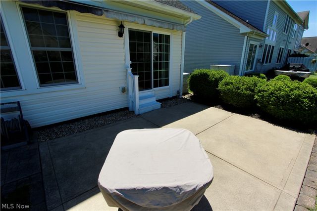 27242 Emerald Oval S, Olmsted Twp, OH 44138