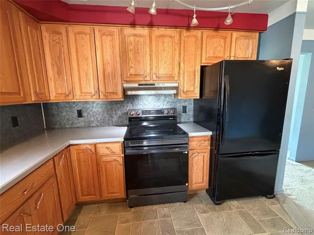 6251 N Charlesworth Street, Dearborn Heights, MI 48127