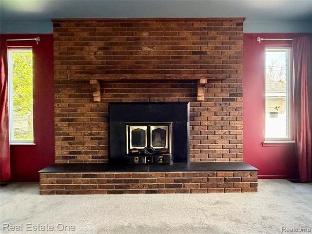 6251 N Charlesworth Street, Dearborn Heights, MI 48127