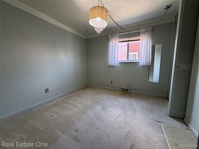 6251 N Charlesworth Street, Dearborn Heights, MI 48127