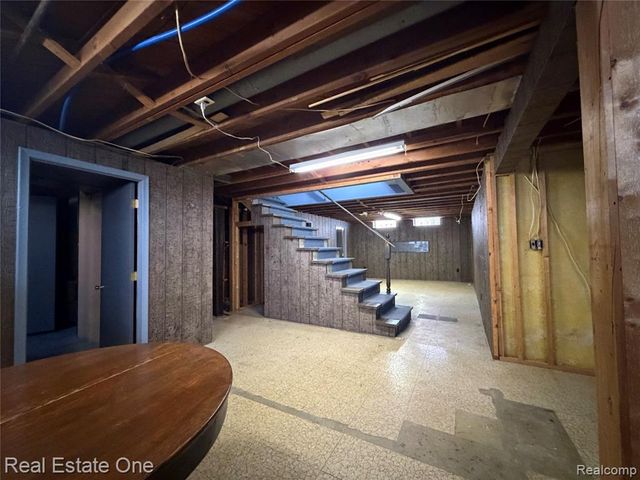 6251 N Charlesworth Street, Dearborn Heights, MI 48127
