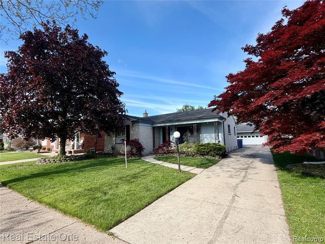 6251 N Charlesworth Street, Dearborn Heights, MI 48127