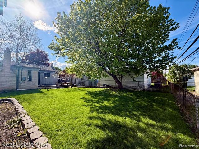6251 N Charlesworth Street, Dearborn Heights, MI 48127