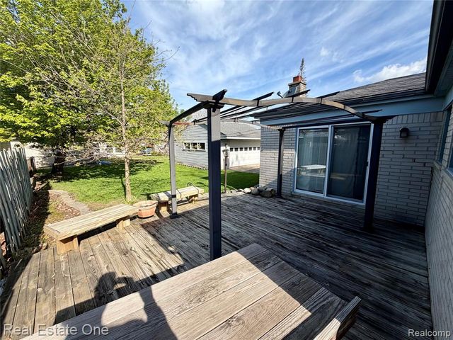 6251 N Charlesworth Street, Dearborn Heights, MI 48127