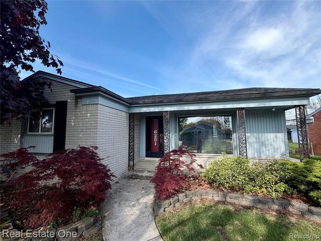 6251 N Charlesworth Street, Dearborn Heights, MI 48127