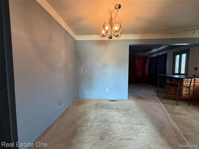 6251 N Charlesworth Street, Dearborn Heights, MI 48127