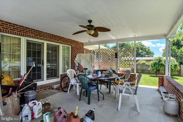 5 GREENWAY DR, Mechanicsburg, PA 17055