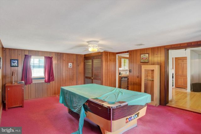 5 GREENWAY DR, Mechanicsburg, PA 17055