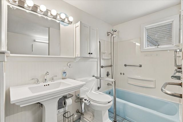67 Ellsworth Dr, Falmouth, MA 02536