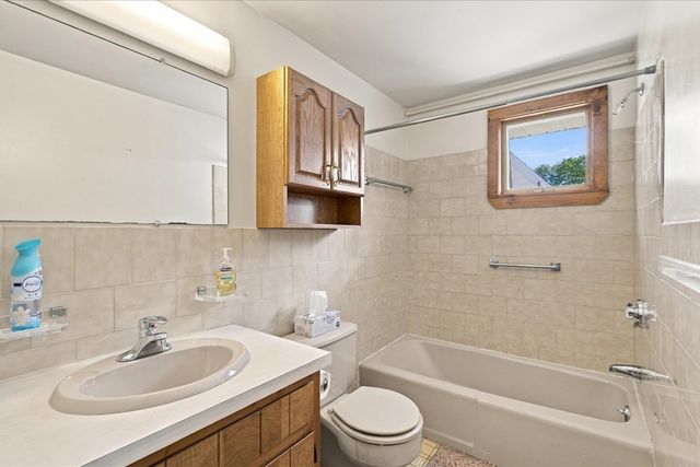 67 Ellsworth Dr, Falmouth, MA 02536
