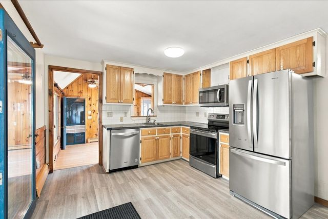 67 Ellsworth Dr, Falmouth, MA 02536
