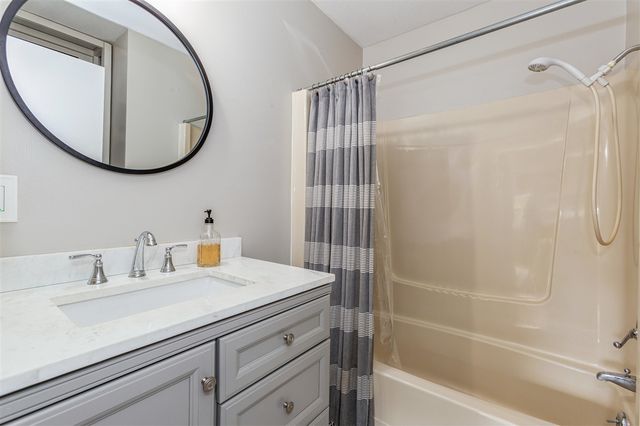 2727 S Lakeshore Drive C11, Saint Joseph, MI 49085