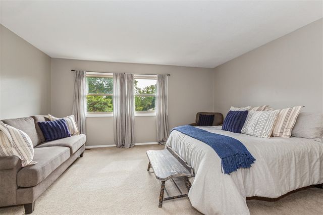 2727 S Lakeshore Drive C11, Saint Joseph, MI 49085