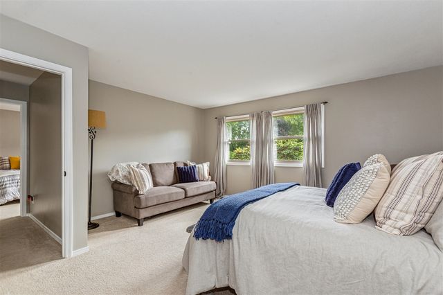 2727 S Lakeshore Drive C11, Saint Joseph, MI 49085