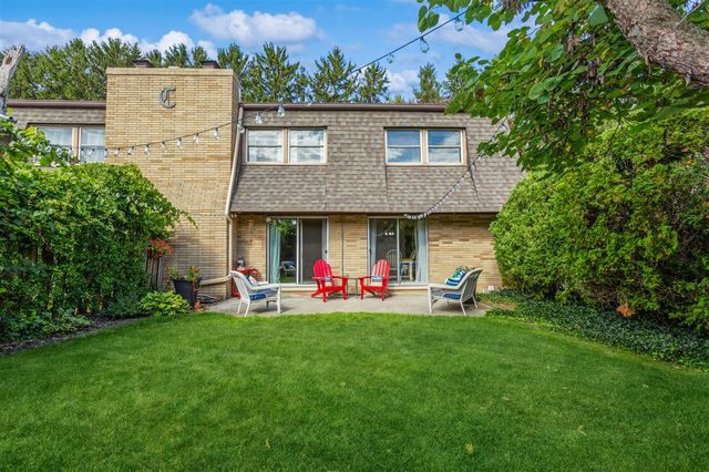 2727 S Lakeshore Drive C11, Saint Joseph, MI 49085