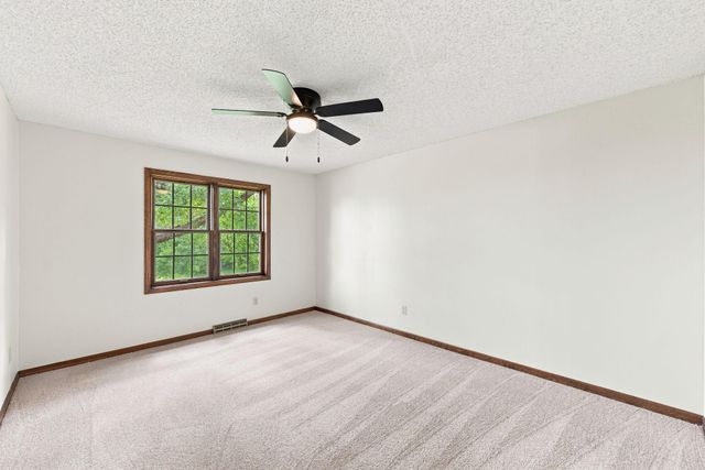 4254 Oakmede Lane 87B, White Bear Lake, MN 55110