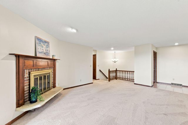 4254 Oakmede Lane 87B, White Bear Lake, MN 55110