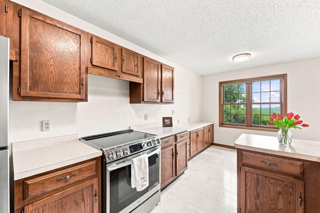 4254 Oakmede Lane 87B, White Bear Lake, MN 55110