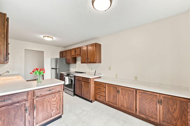 4254 Oakmede Lane 87B, White Bear Lake, MN 55110