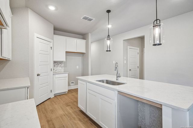 5424 Wrangler Way, Marion, TX 78124