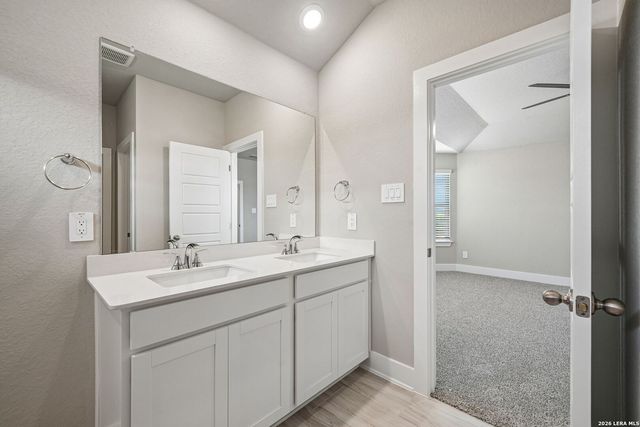 5424 Wrangler Way, Marion, TX 78124