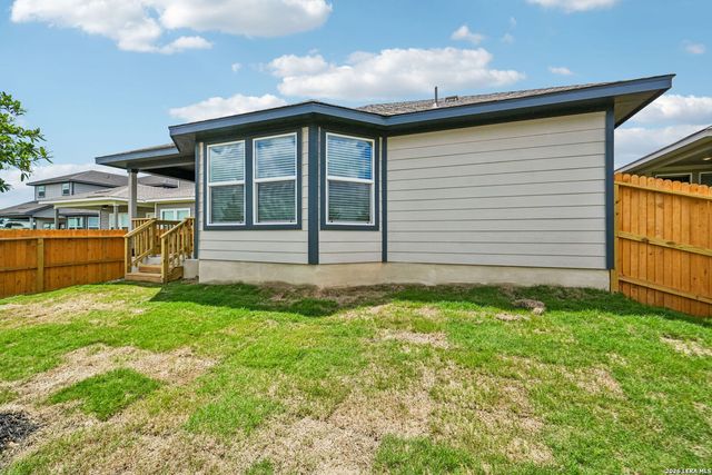 5424 Wrangler Way, Marion, TX 78124