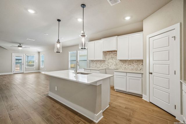 5424 Wrangler Way, Marion, TX 78124