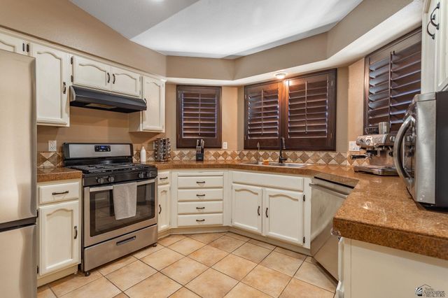 1958 S 37 Ave, Yuma, AZ 85364