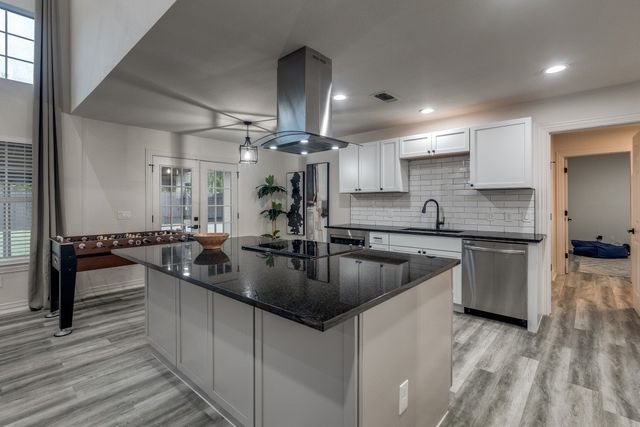 3304 Inwood Road, Dallas, TX 75235