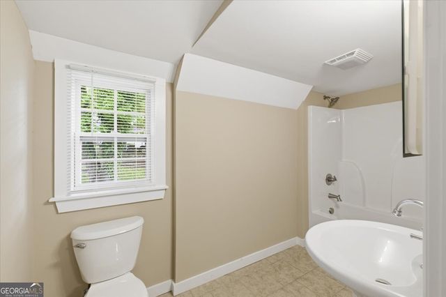 305 Grove Avenue SE, Lindale, GA 30147