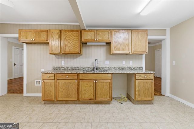 305 Grove Avenue SE, Lindale, GA 30147