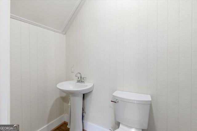 305 Grove Avenue SE, Lindale, GA 30147