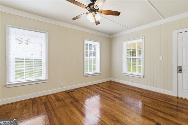 305 Grove Avenue SE, Lindale, GA 30147