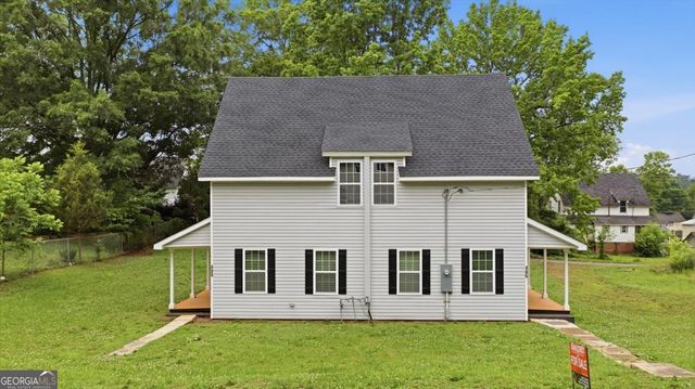 305 Grove Avenue SE, Lindale, GA 30147