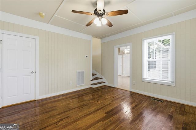 305 Grove Avenue SE, Lindale, GA 30147