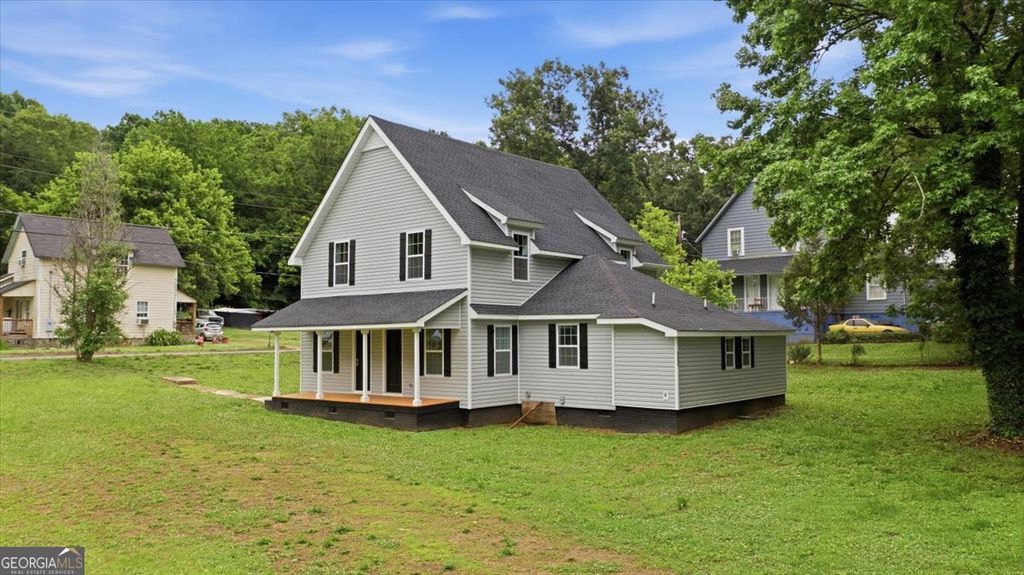 305 Grove Avenue SE, Lindale, GA 30147