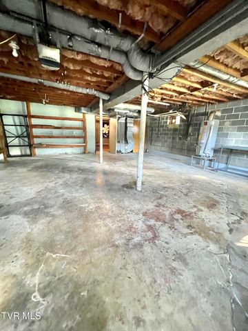 2703 Schumway Drive, Johnson City, TN 37601
