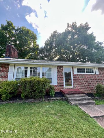 2703 Schumway Drive, Johnson City, TN 37601