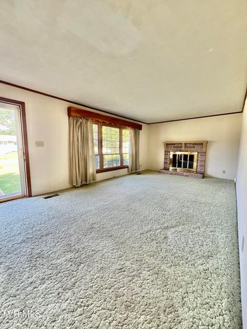2703 Schumway Drive, Johnson City, TN 37601