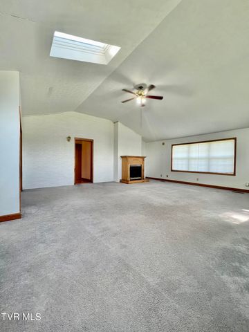 2703 Schumway Drive, Johnson City, TN 37601