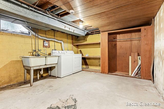 4791 Westgate Drive, Comstock Park, MI 49321