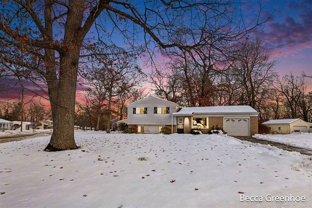 4791 Westgate Drive, Comstock Park, MI 49321