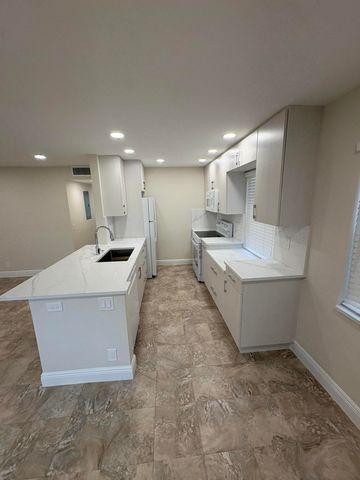 883 Normandy Lane 883, Delray Beach, FL 33484