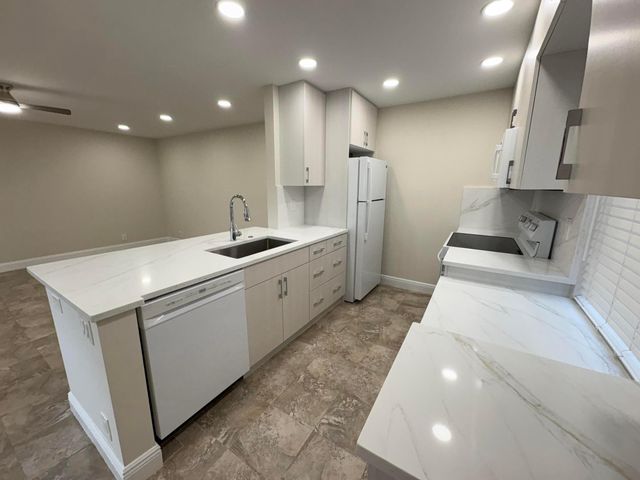 883 Normandy Lane 883, Delray Beach, FL 33484