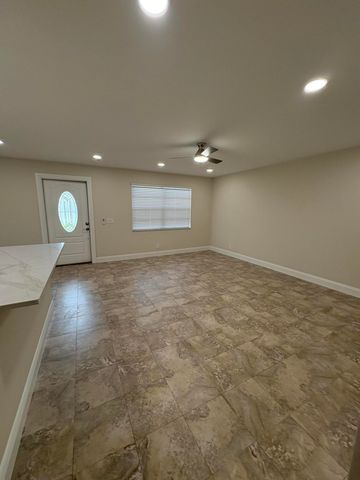 883 Normandy Lane 883, Delray Beach, FL 33484